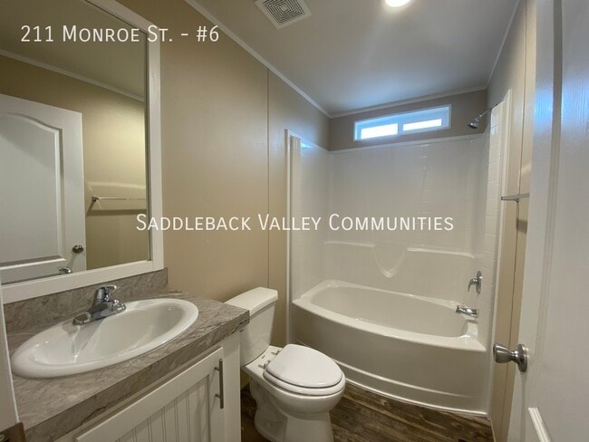 Building Photo - 211 Monroe St