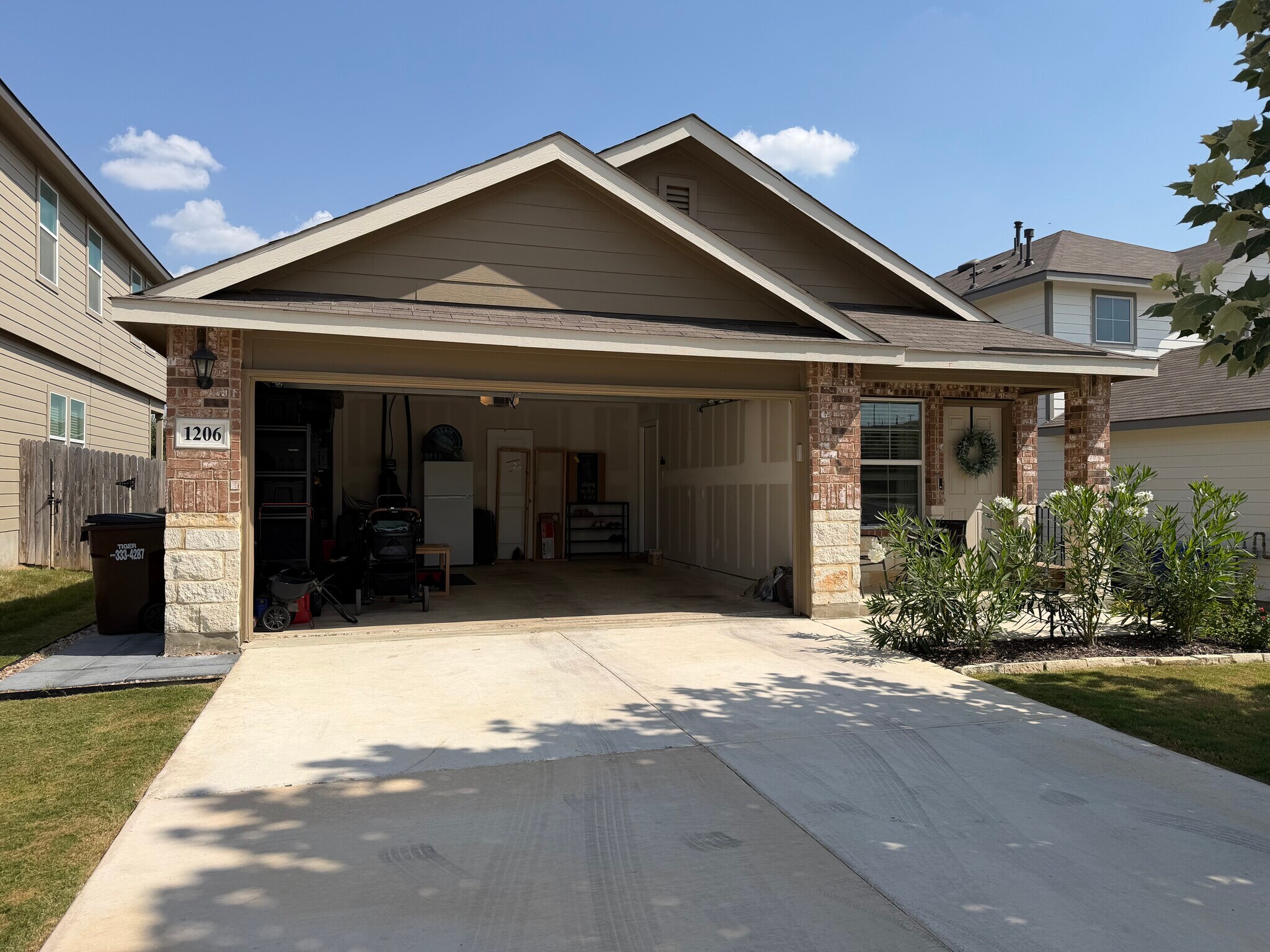 Building Photo - 1206 Brown Pelican Way