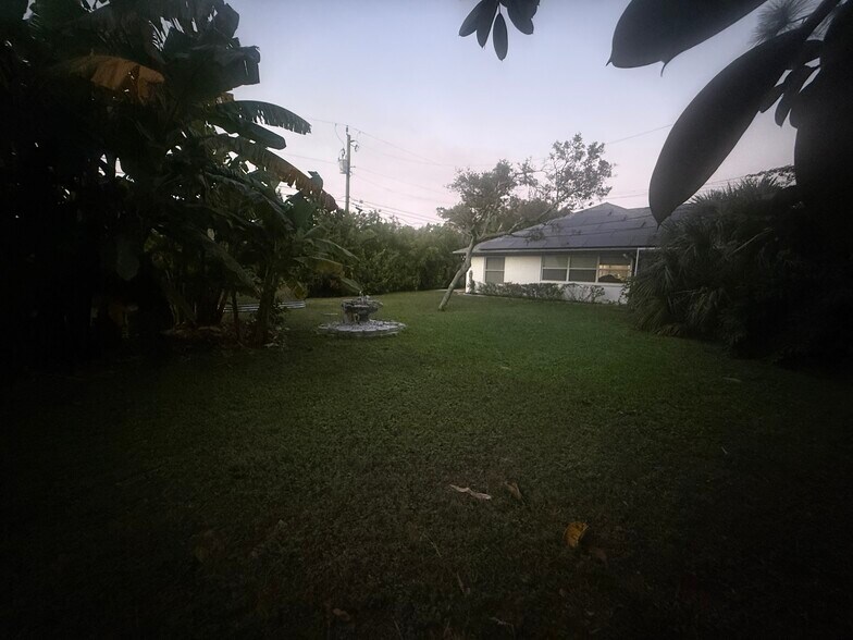 Back Yard - 5780 Osprey Rd