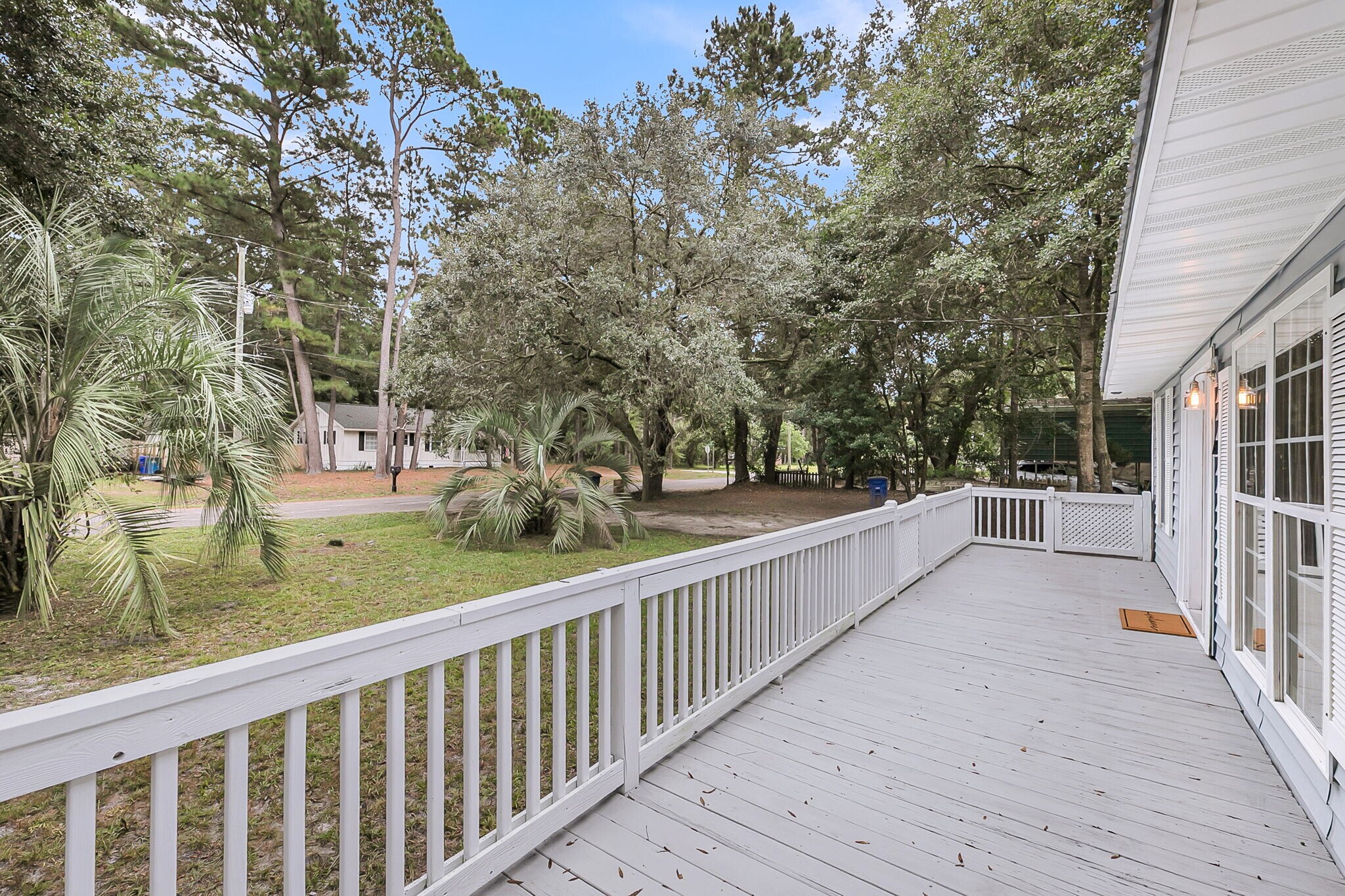 Front deck - 1594 Point Park Dr