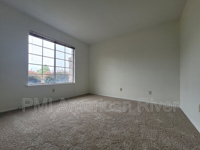 Building Photo - 1 Sorbell Ct