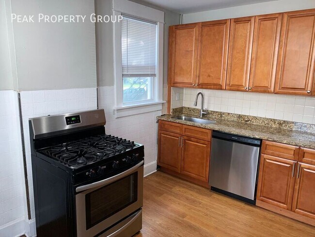 Building Photo - 293 E 14th Ave