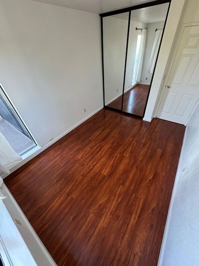 Building Photo - Nor Cal Realty, Inc - 2 bedroom 1.5 bath condo