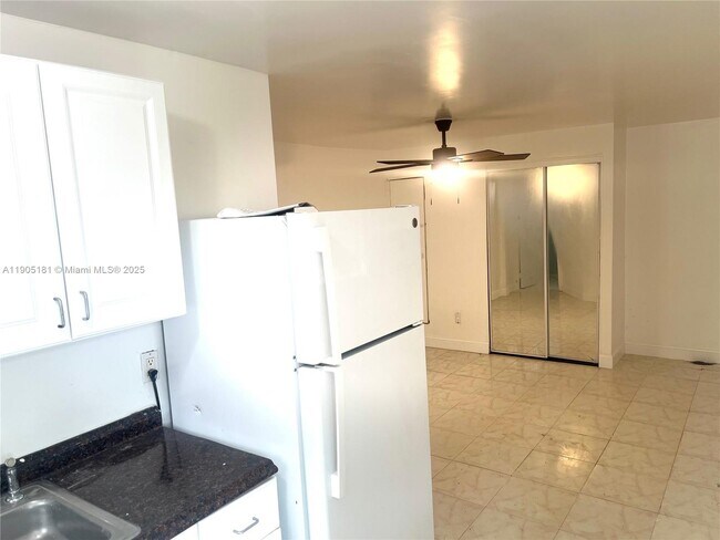 Building Photo - 2127 Cleveland St