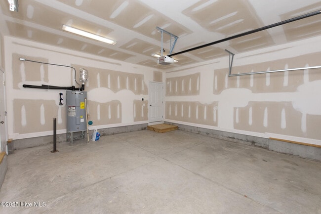 Building Photo - 608 Feather Ct