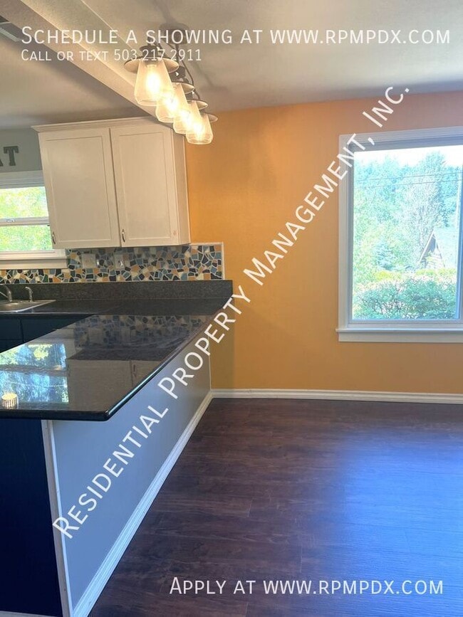 Building Photo - 4512 SW Fairvale Ct