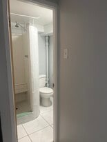 Building Photo - 615 Hillcrest St