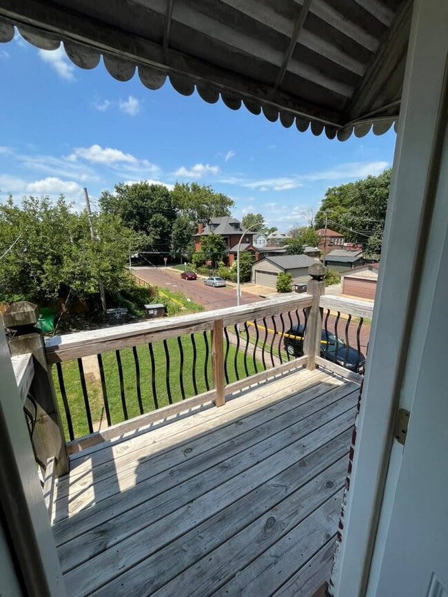 Building Photo - "Charming 4-Bed Duplex in St. Louis City 2nd Floor with Granite Countertops & Gleaming Hardwood F...