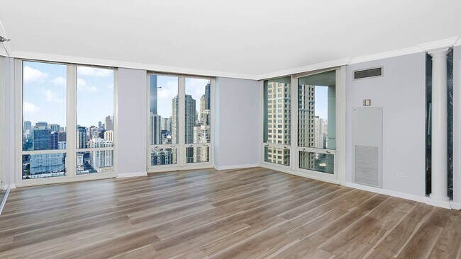Building Photo - 345 N La Salle Dr