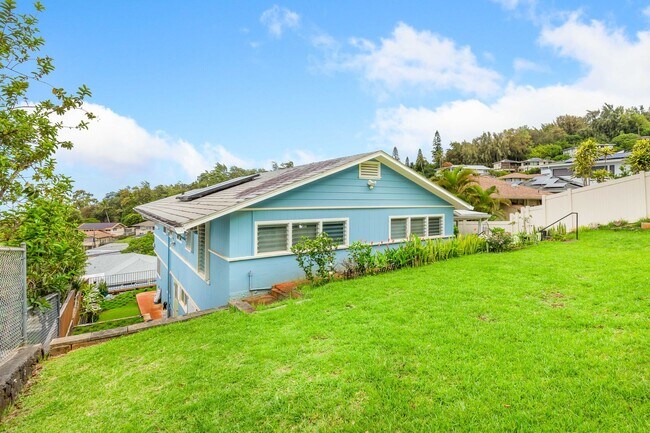 Building Photo - Charming 4-bedroom, 2-bathroom single-family home