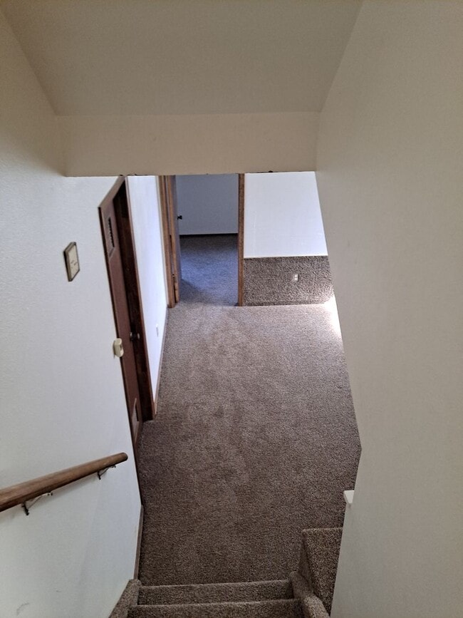Building Photo - ALL PROSPECTIVE TENANTS MUST SUBMIT A $58 ...
