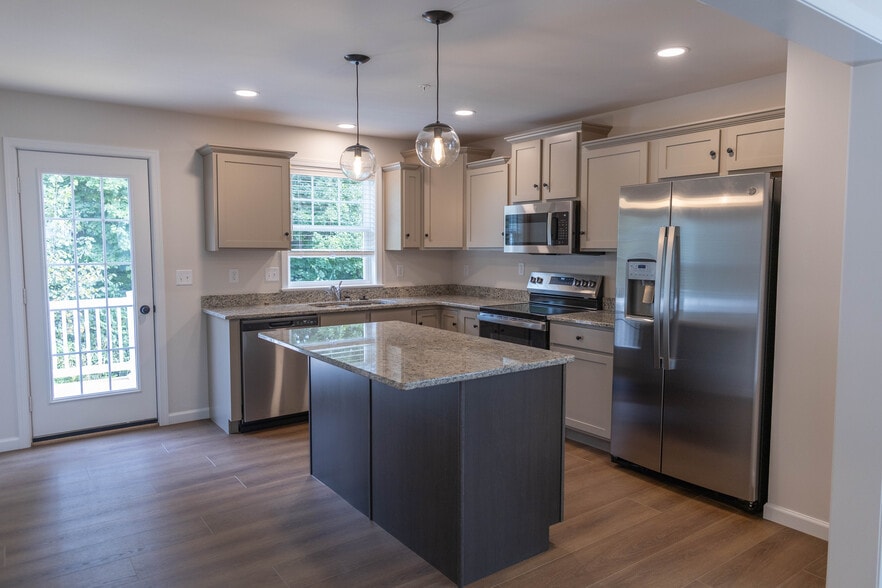 Building Photo - 83 Beech Tree Ct