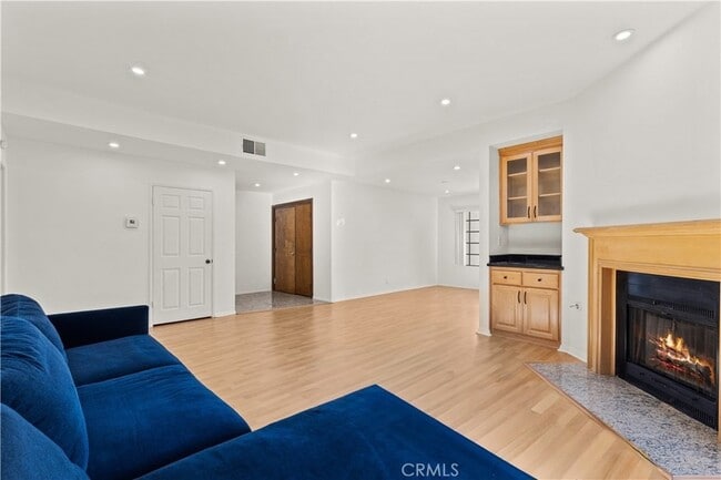 Building Photo - 4430 Noble Ave