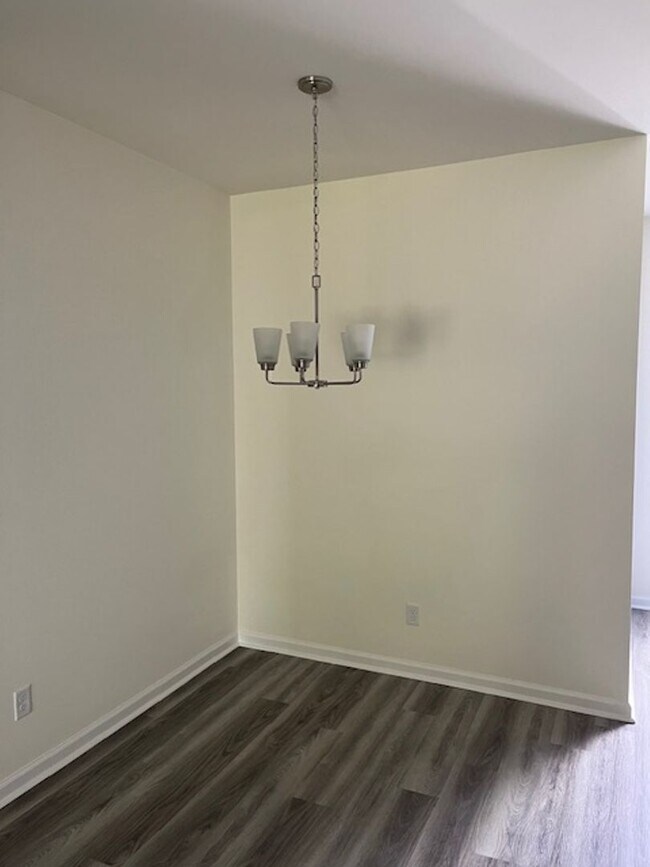 Building Photo - 429 Beecher Dr