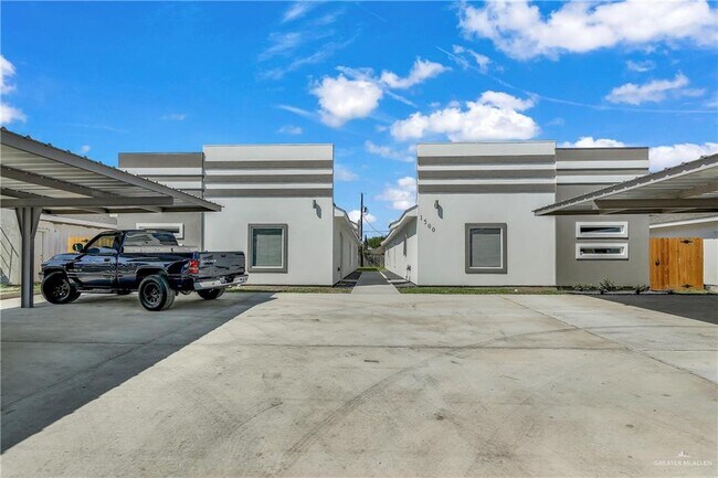 Primary Photo - 1500 W Heritage Dr