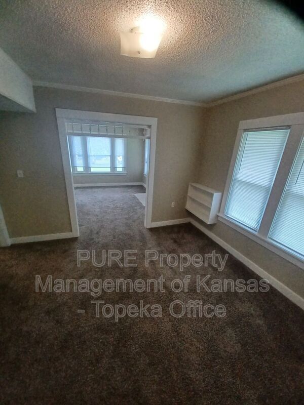 Building Photo - 630 SW Washburn Ave