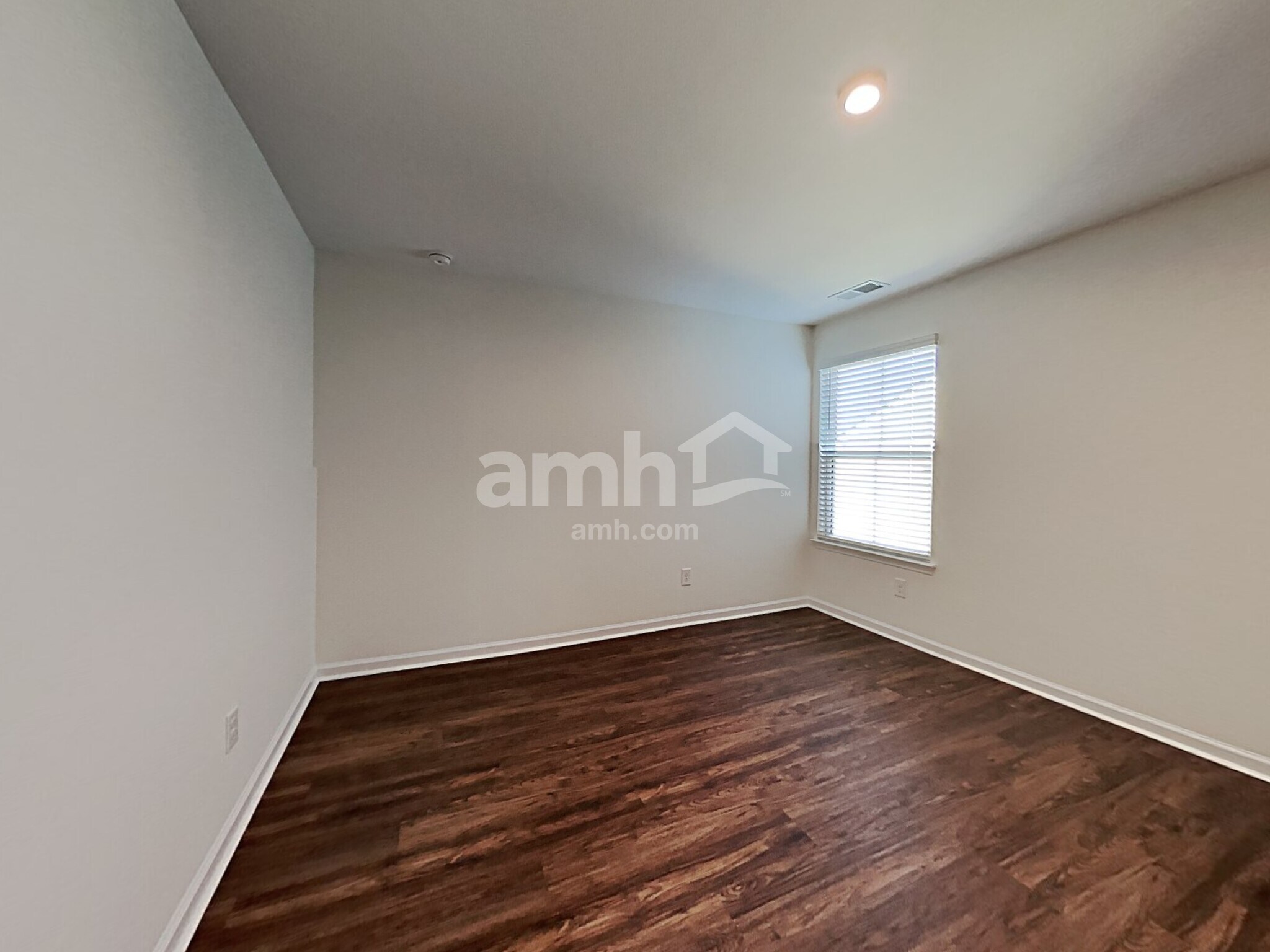 Building Photo - 5062 Twin River Dr