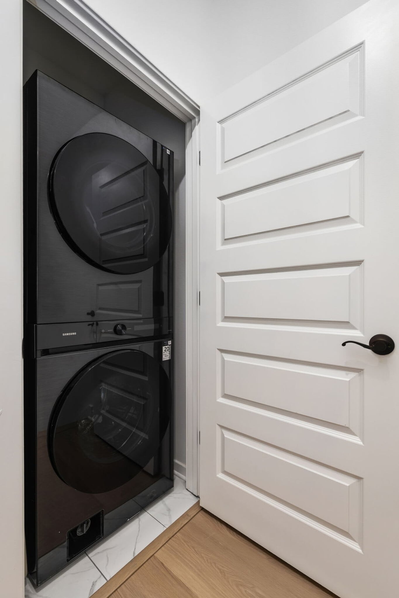 Building Photo - 1324 Van Buren Ave