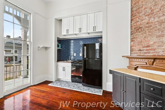 Building Photo - 5225 Magazine St