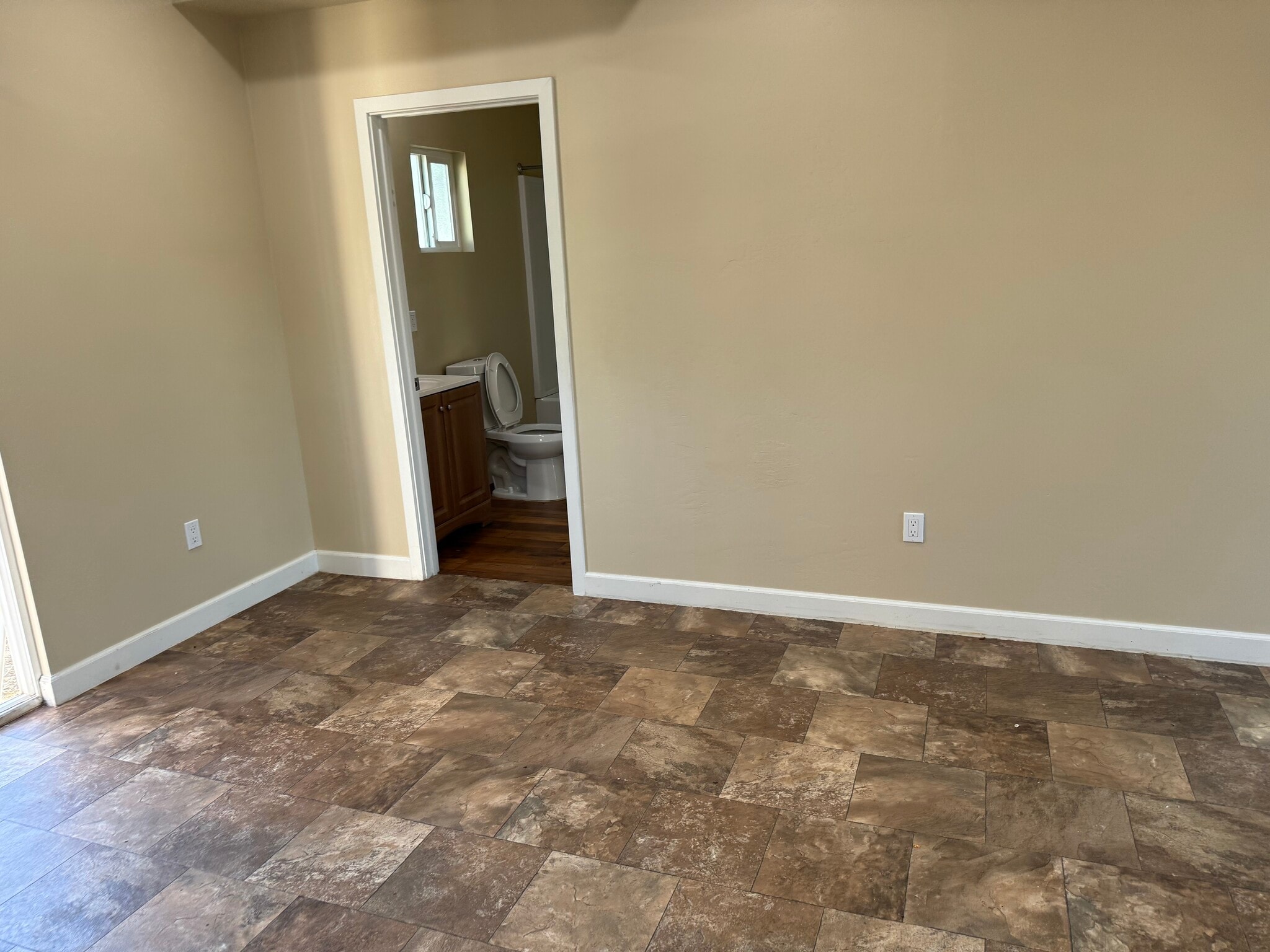 Building Photo - 5448 Mary Lane Dr