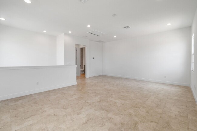 Building Photo - 9019 SW Terzi Wy