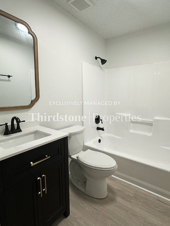 Building Photo - 1732 W 44th St