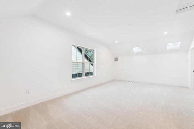 Building Photo - 10113 Dalmatian St