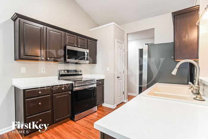Building Photo - 16234 Greybriar Forest Ln