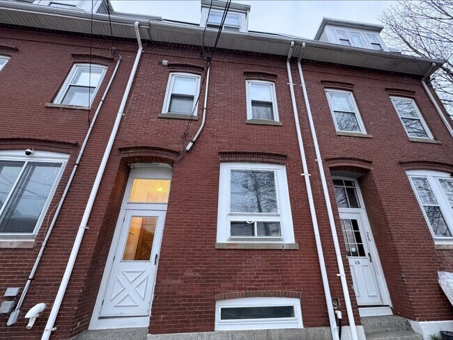 Building Photo - 24 Front St