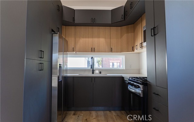 Building Photo - 121 S Coronado St