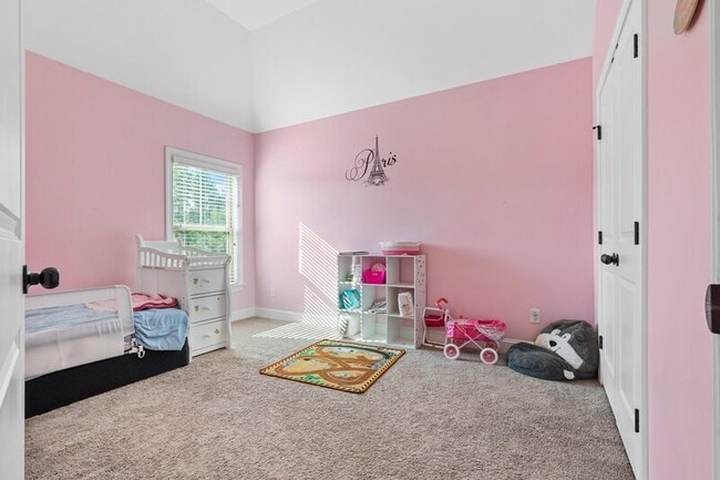 Building Photo - 501 Daylily Ct