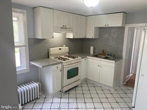 Building Photo - 3948 Mary St