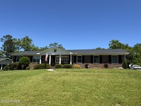Building Photo - 3053 Stuart Dr