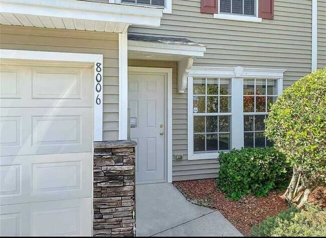 Building Photo - 8006 Thoroughbred Loop