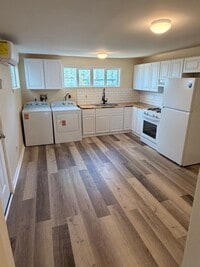 Building Photo - Newly Renovated 1BD/1BA with Washer/Dryer and shared backyard