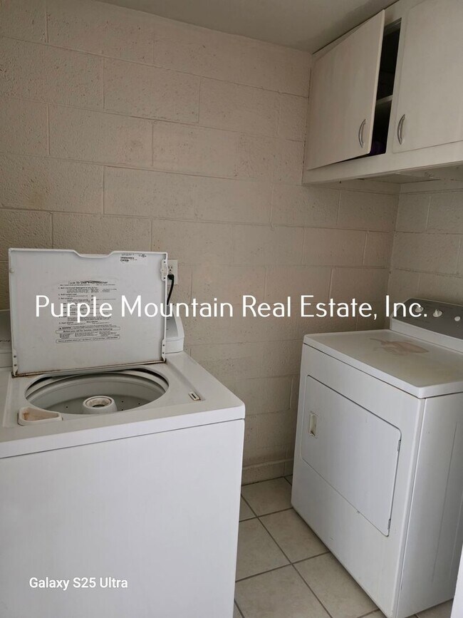 Building Photo - 1429 Walden Dr
