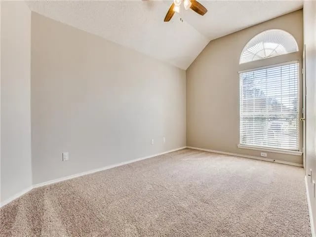 Building Photo - 2430 Norwich Dr