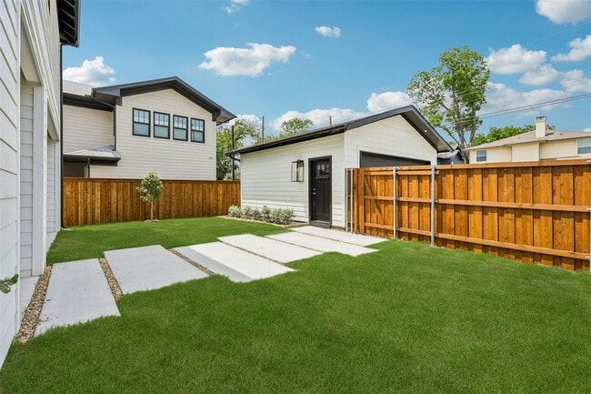 Building Photo - 5457 Bonita Ave