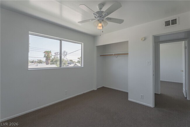 Building Photo - 2298 Golden Arrow Dr