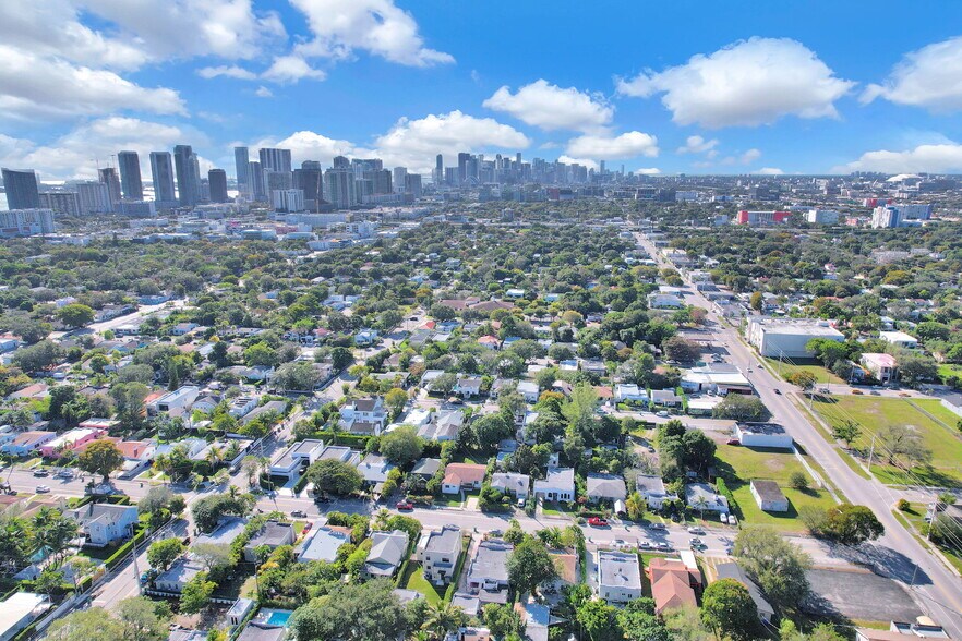 Building Photo - 135 NW 48th Ct