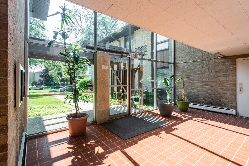 Building Photo - 1575 Cherboneau Pl