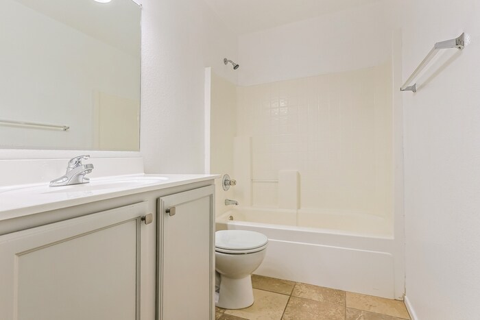 Building Photo - 2668 S Southwind Dr