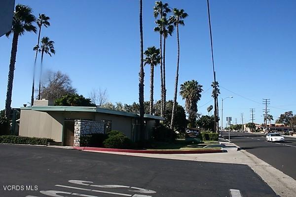 Building Photo - 61 Redwood Ave