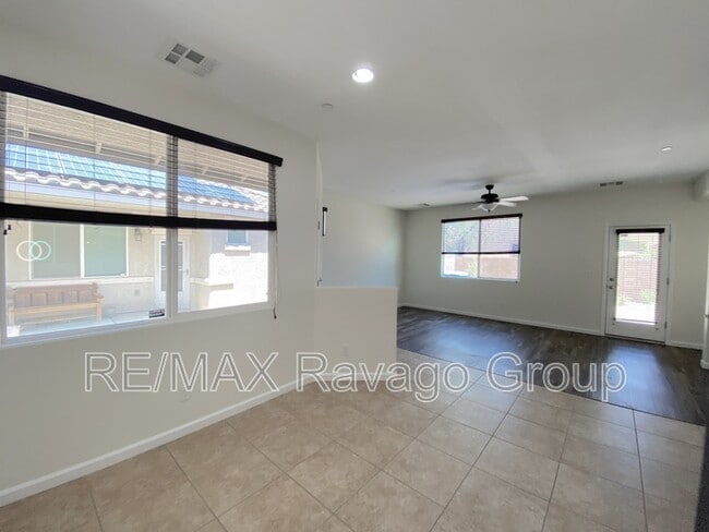 Building Photo - 1000 Aspen Cliff Dr
