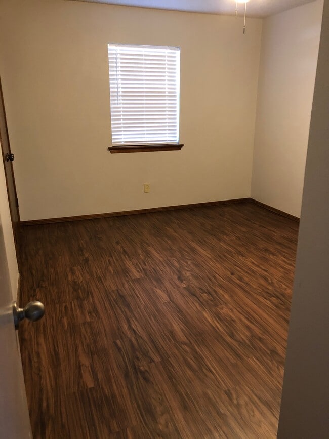 Building Photo - 2703 Del Casa Cir