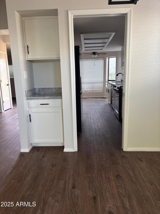 Building Photo - 3056 E Cannon Dr