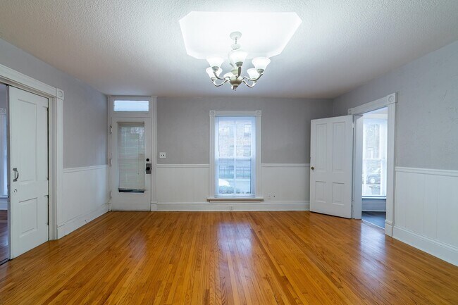 Building Photo - 901 W Wayne St