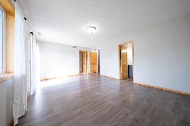 Building Photo - 9726 St Andrews Dr