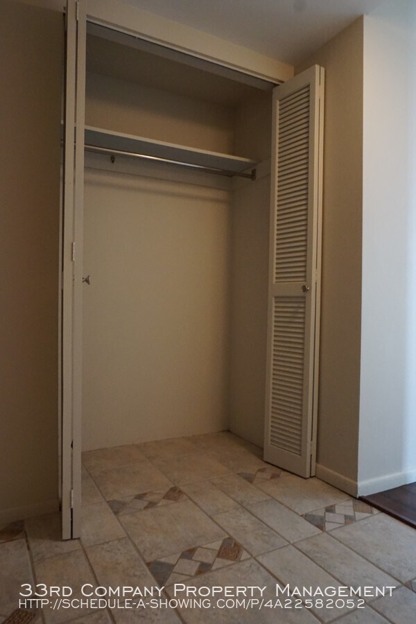 Building Photo - 207 5th Ave SW