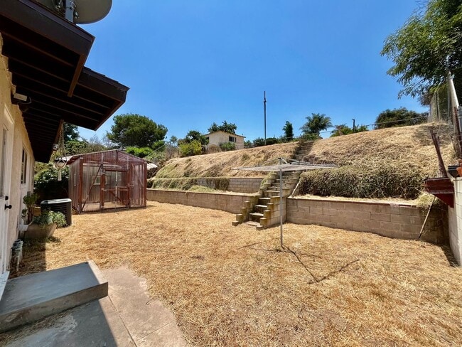 Building Photo - Beautiful 3B 2BA Home in Paradise Hills